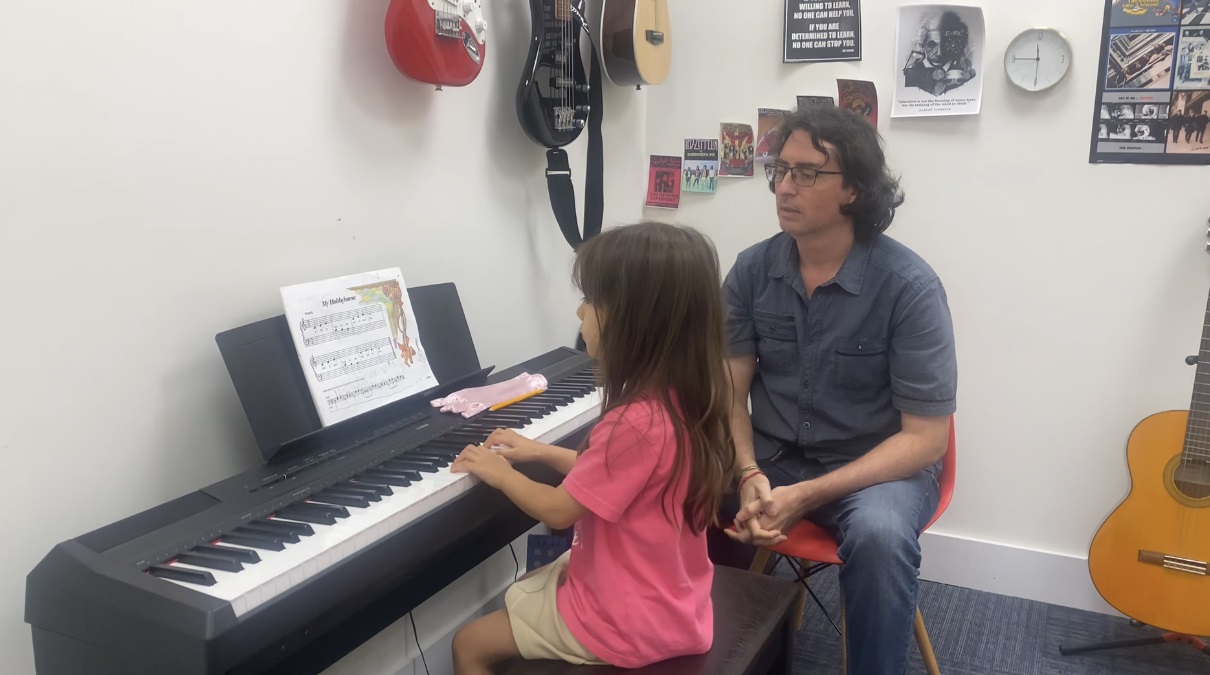 Initiation music lessons for children